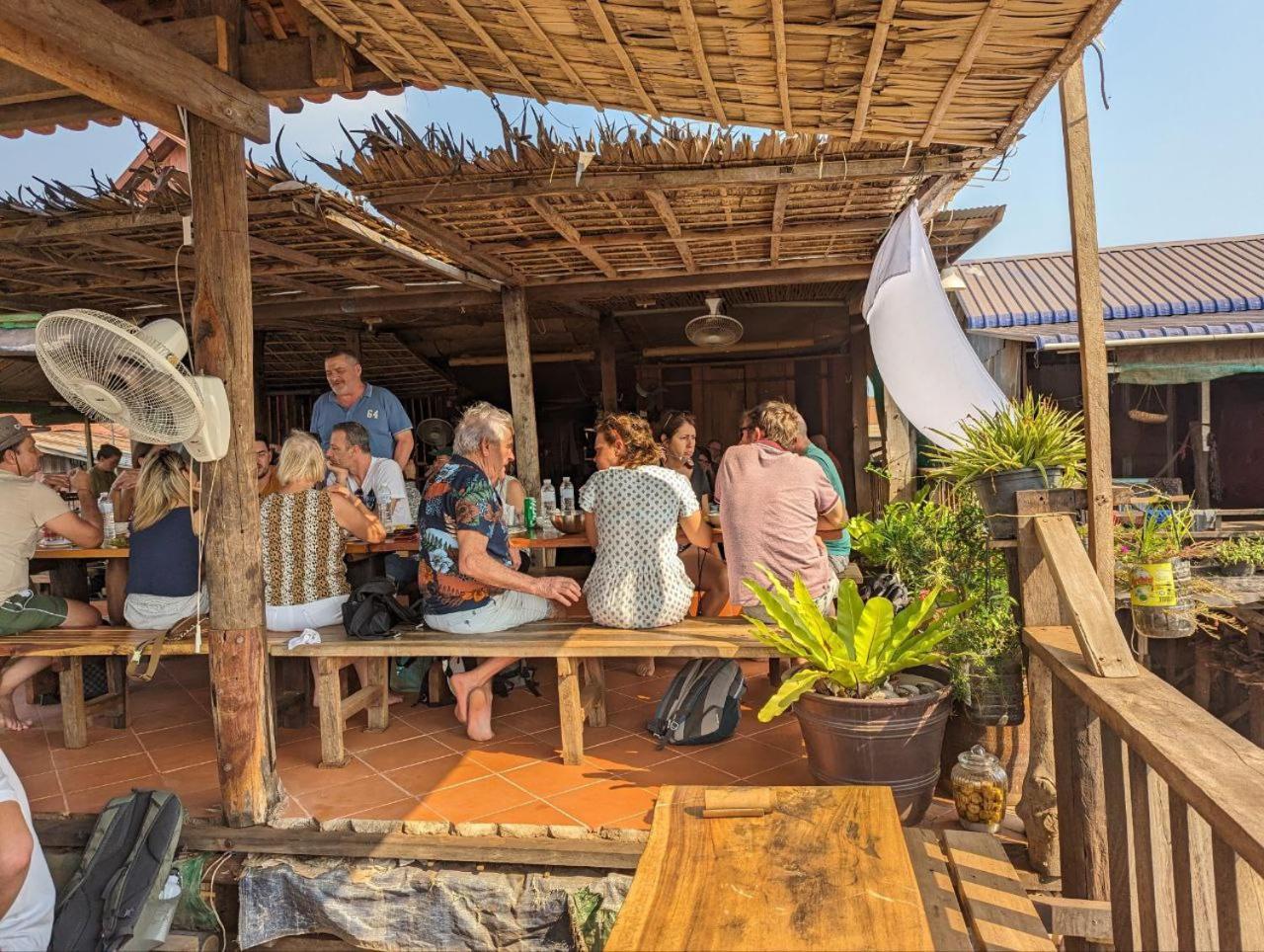 St 63 Home Stay & Tour Kampong Khleang Extérieur photo