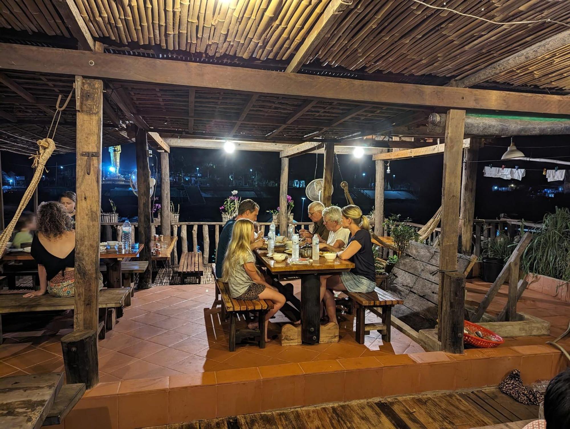 St 63 Home Stay & Tour Kampong Khleang Extérieur photo