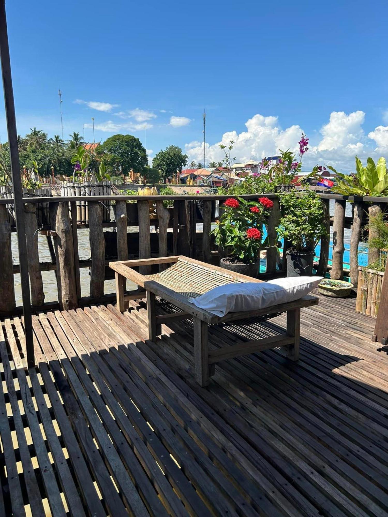 St 63 Home Stay & Tour Kampong Khleang Extérieur photo